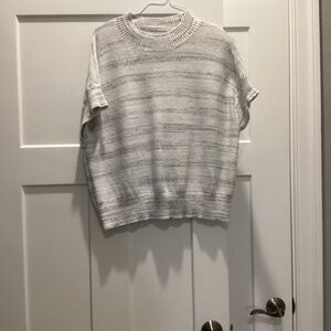 HAVEN--Short Sleeve Top- Size XL-Gray and White